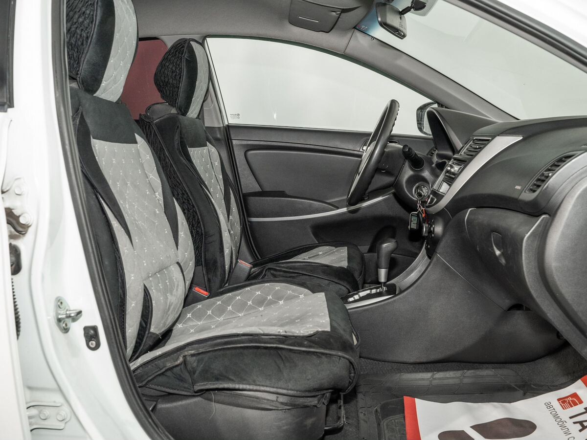 Hyundai Solaris 2012 - фото автомобиля