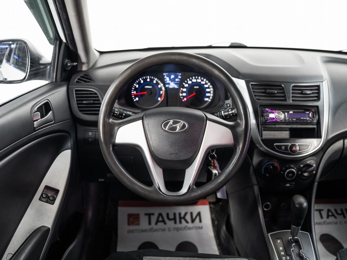 Hyundai Solaris 2012 - фото автомобиля