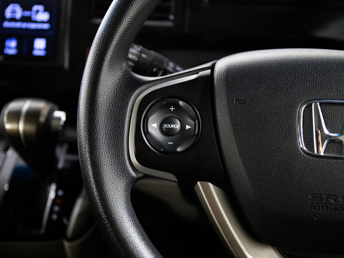 Honda Stepwgn 2016 - фото автомобиля