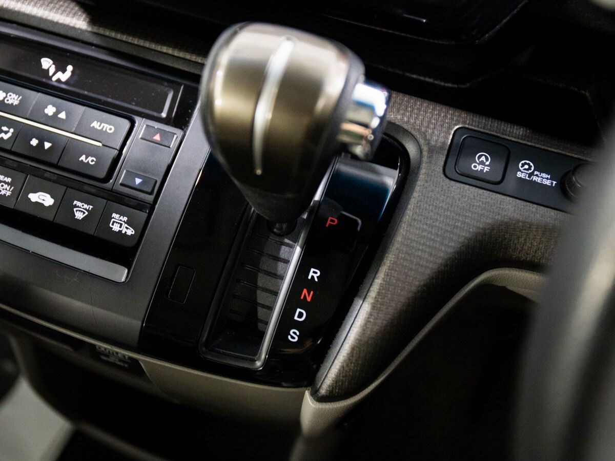 Honda Stepwgn 2016 - фото автомобиля