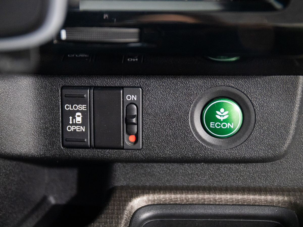 Honda Stepwgn 2016 - фото автомобиля