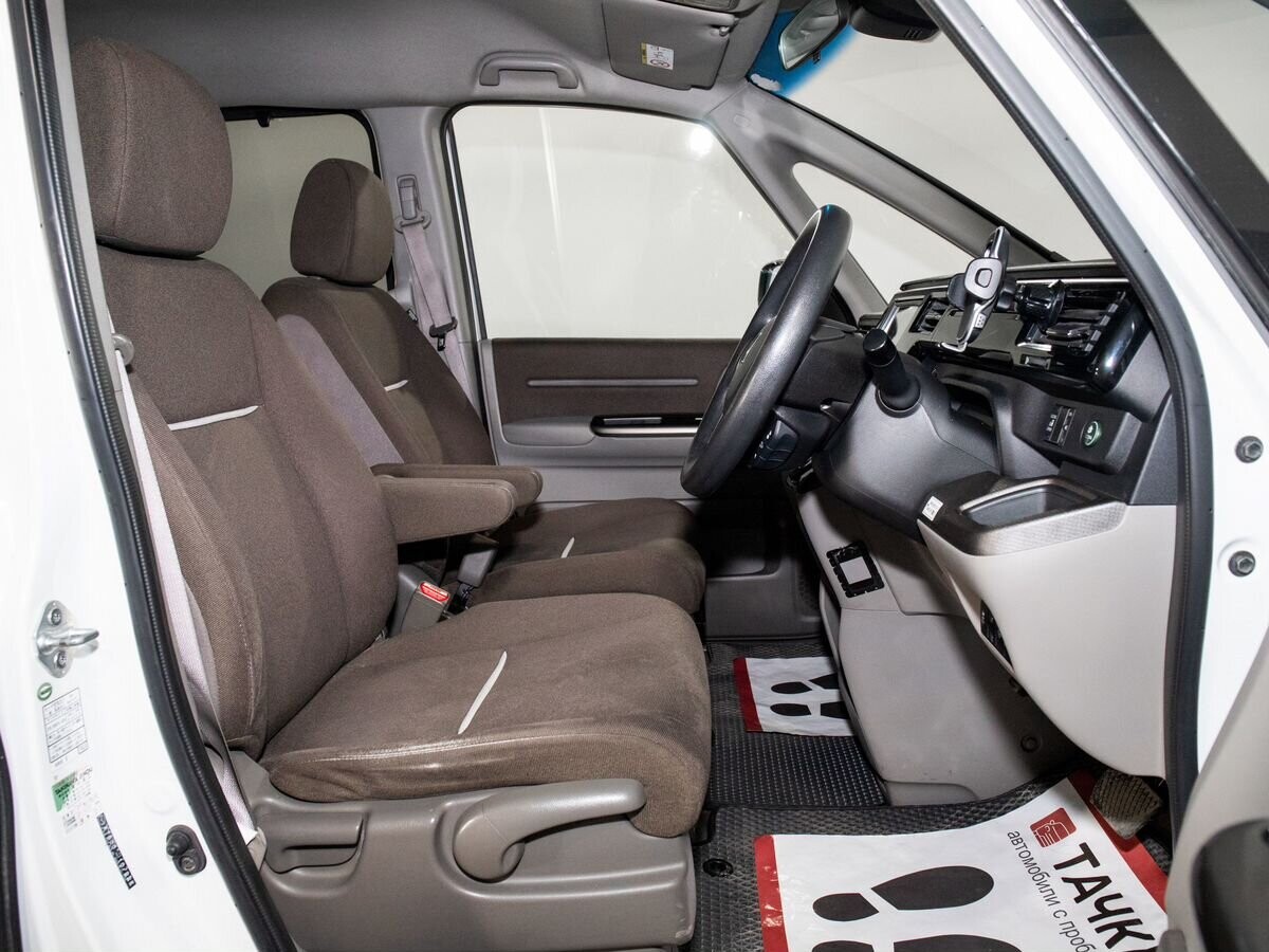 Honda Stepwgn 2016 - фото автомобиля