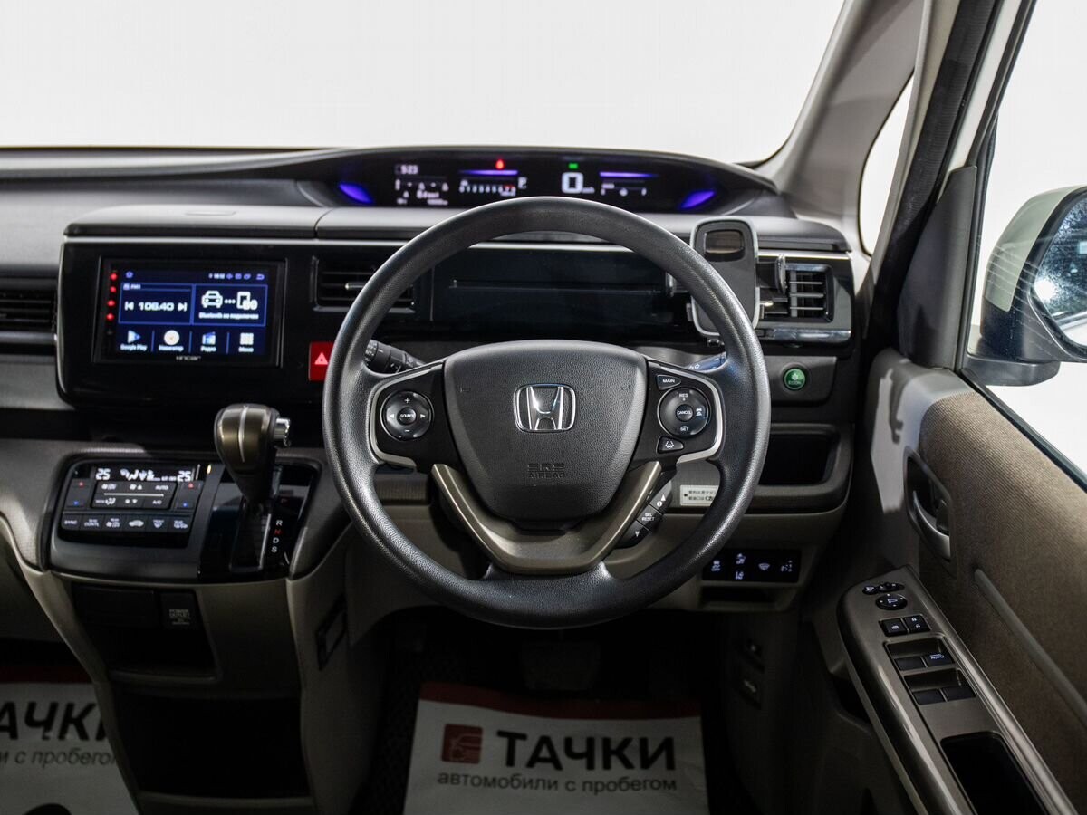 Honda Stepwgn 2016 - фото автомобиля