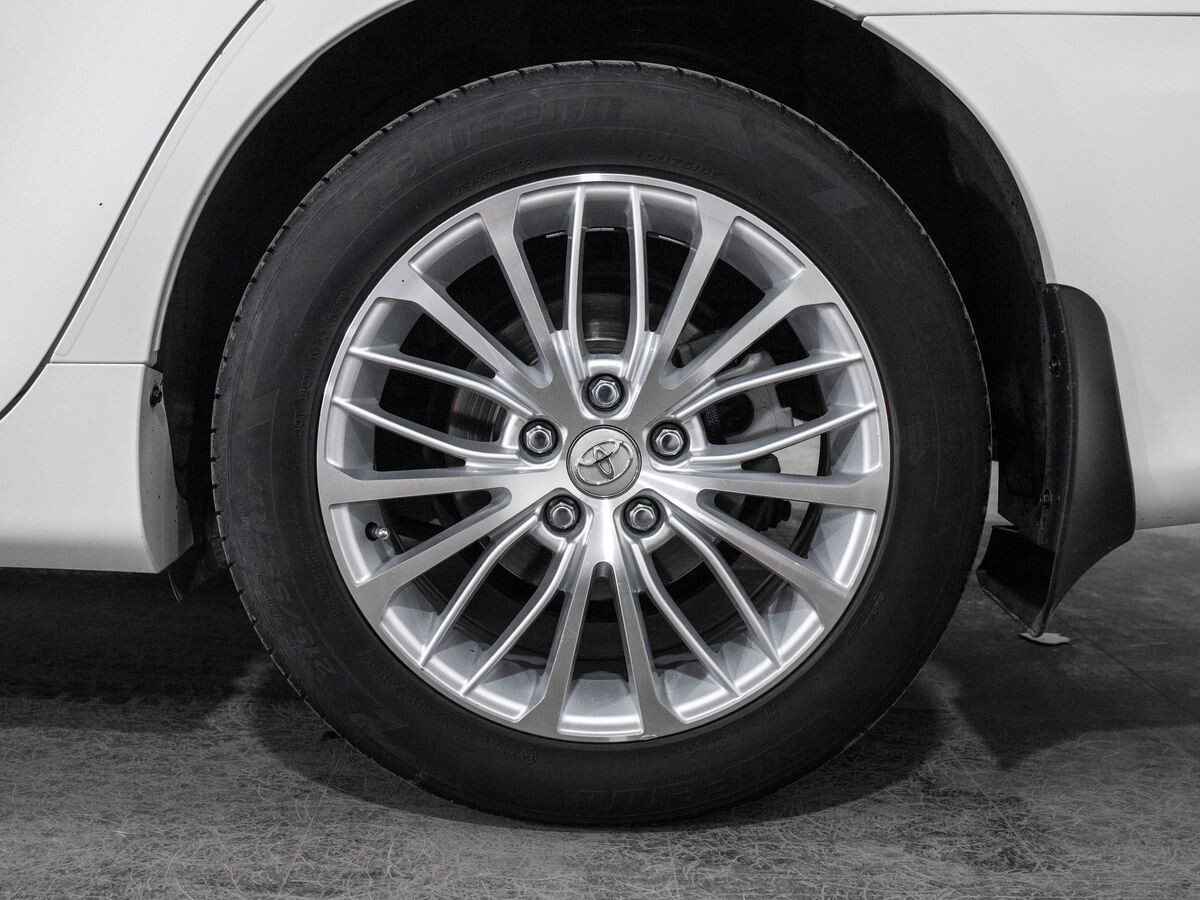 Toyota Camry 2014 - фото автомобиля