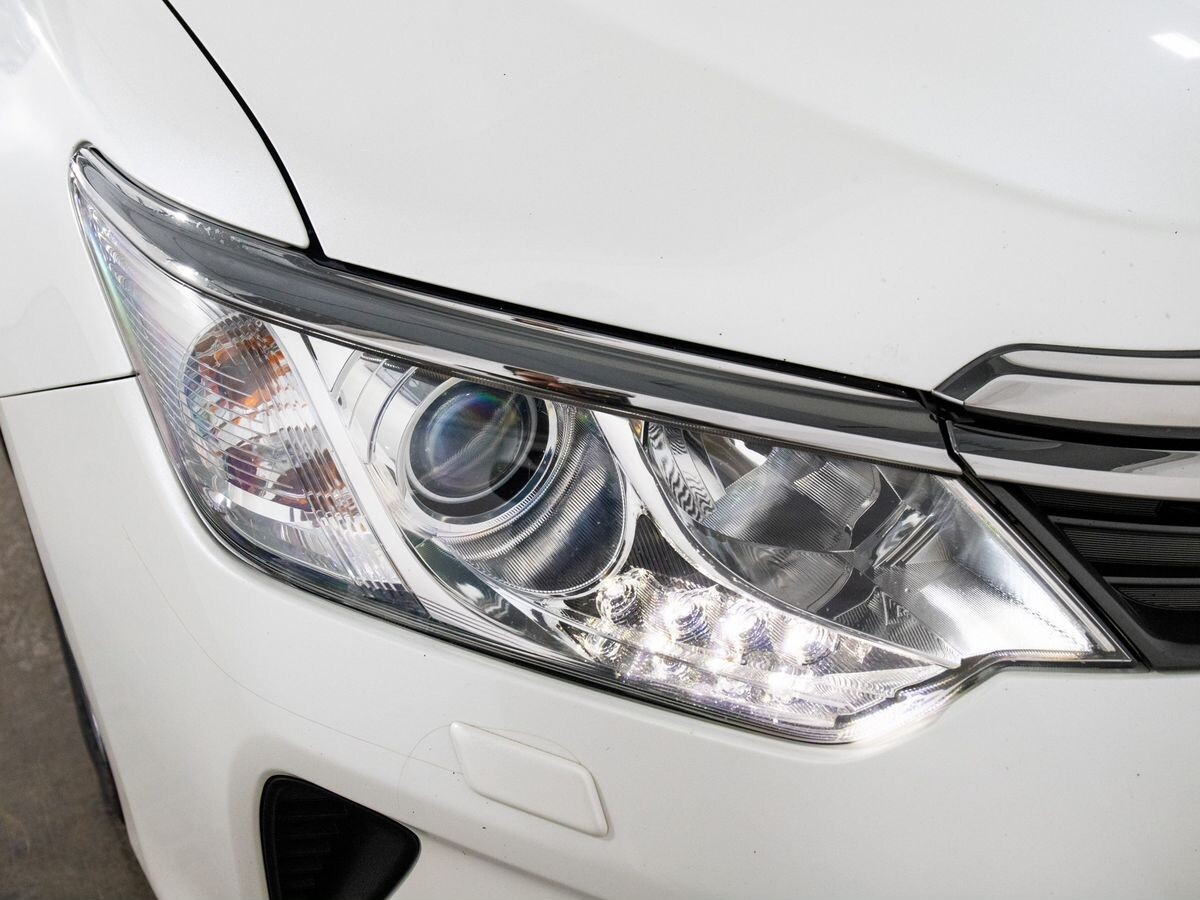 Toyota Camry 2014 - фото автомобиля