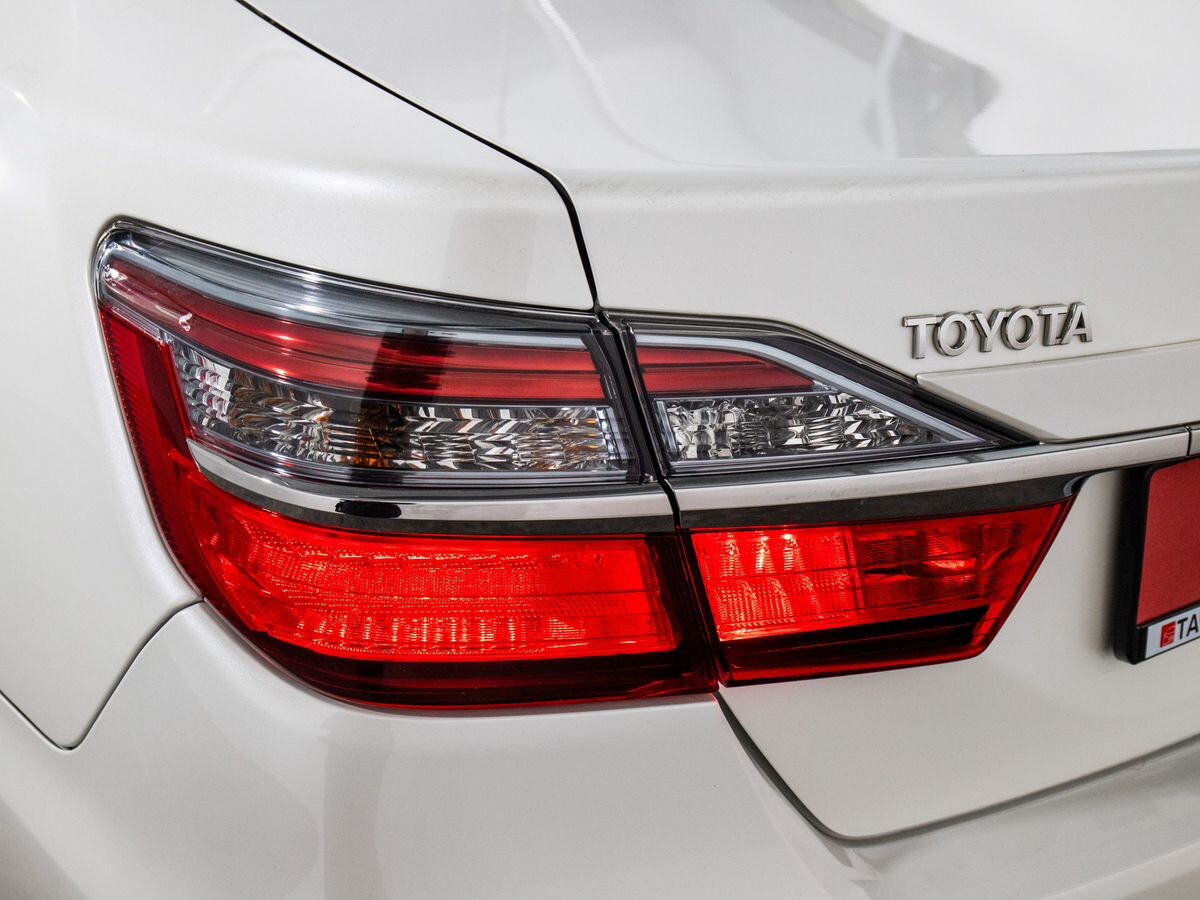 Toyota Camry 2014 - фото автомобиля