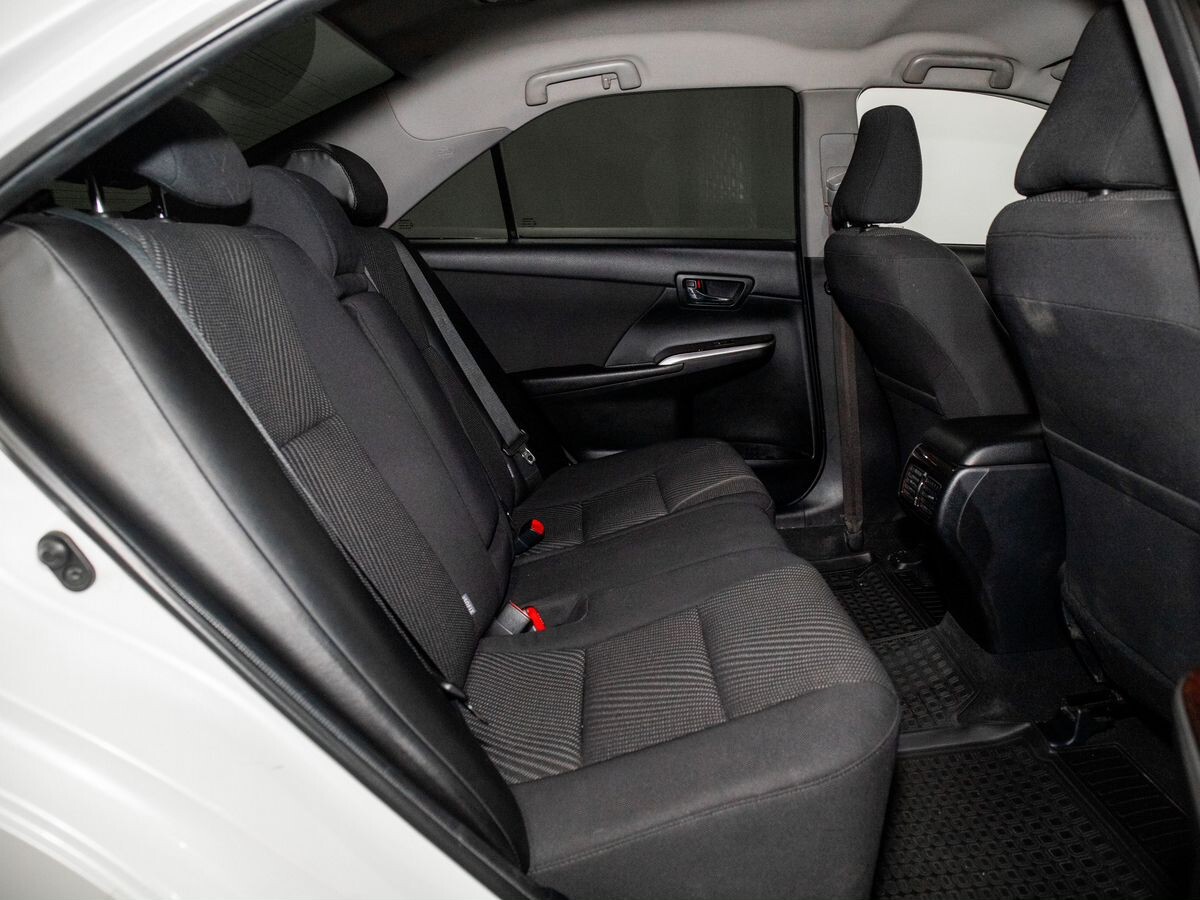 Toyota Camry 2014 - фото автомобиля