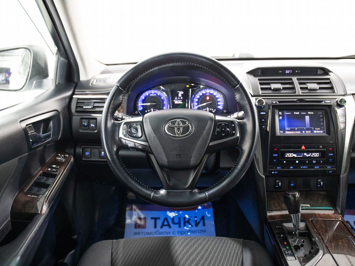 Toyota Camry 2014 - фото автомобиля