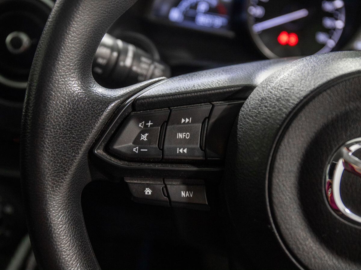 Mazda Demio 2019 - фото автомобиля