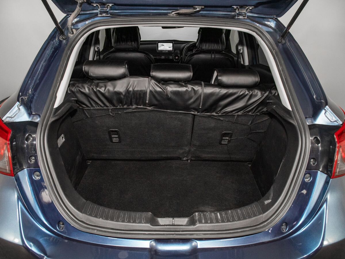 Mazda Demio 2019 - фото автомобиля