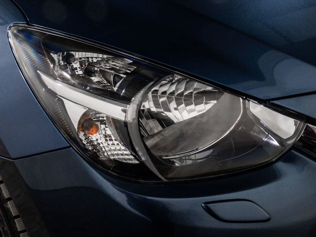 Mazda Demio 2019 - фото автомобиля