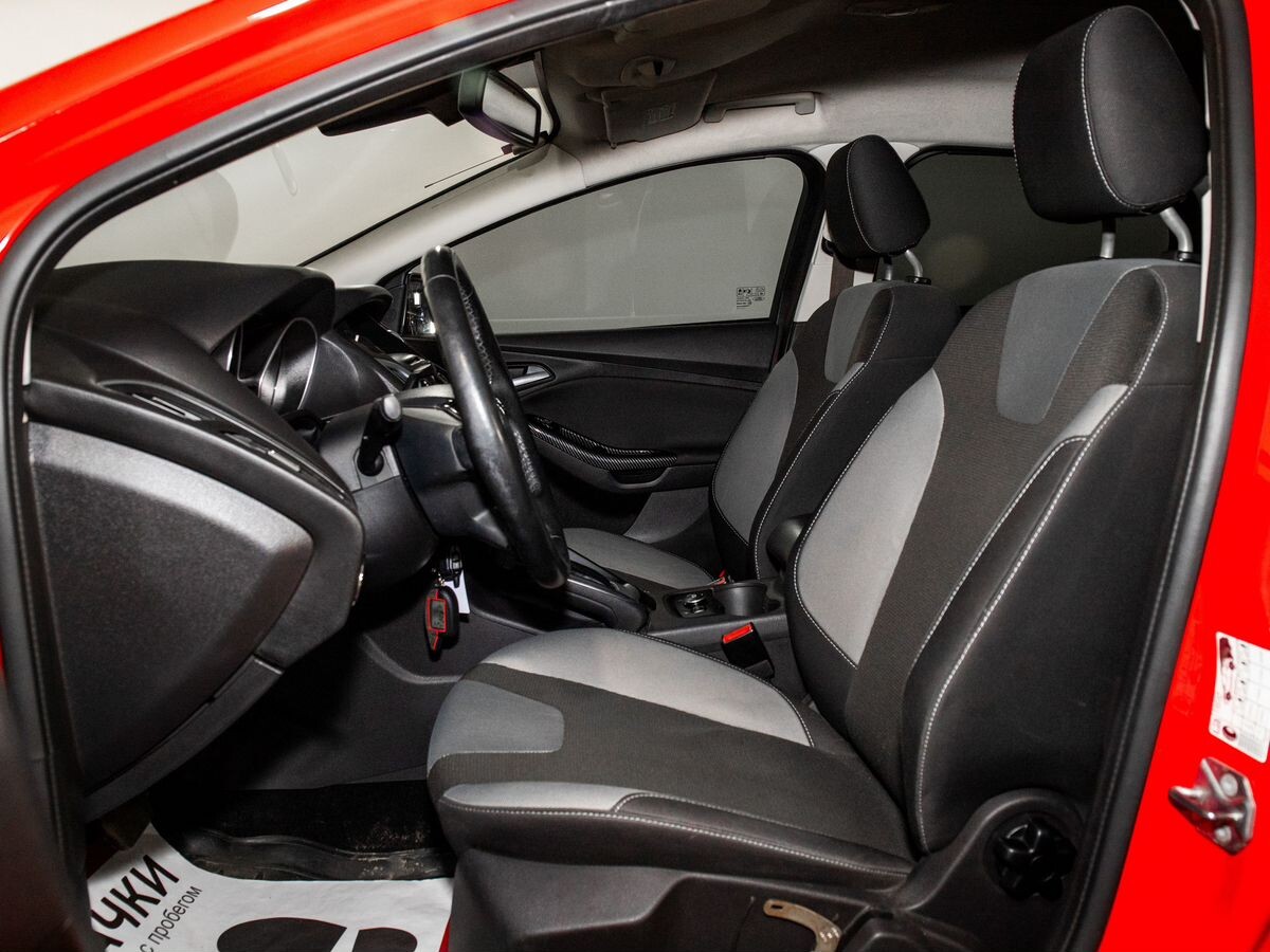 Ford Focus 2012 - фото автомобиля