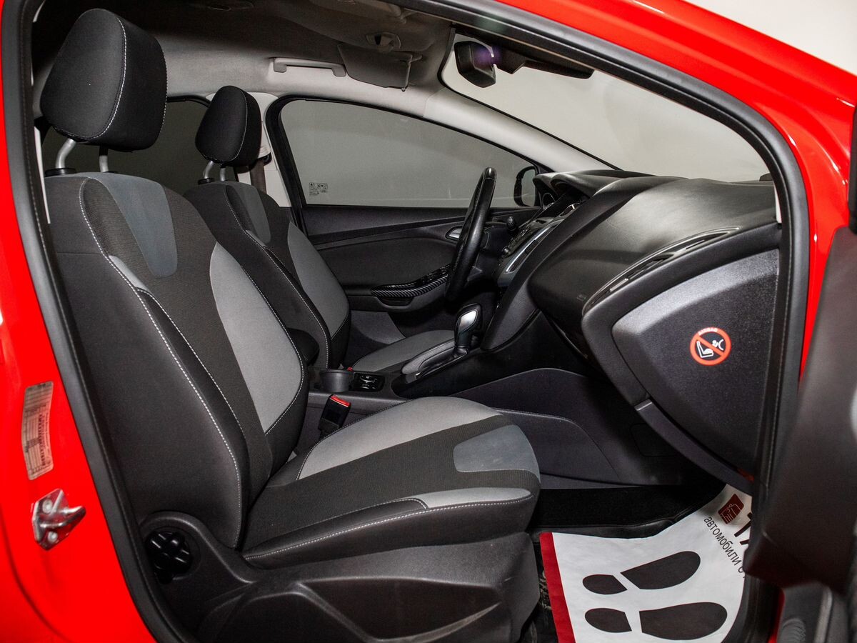 Ford Focus 2012 - фото автомобиля