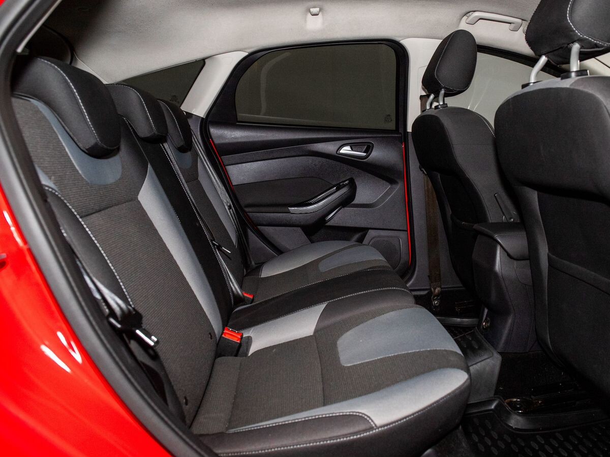 Ford Focus 2012 - фото автомобиля