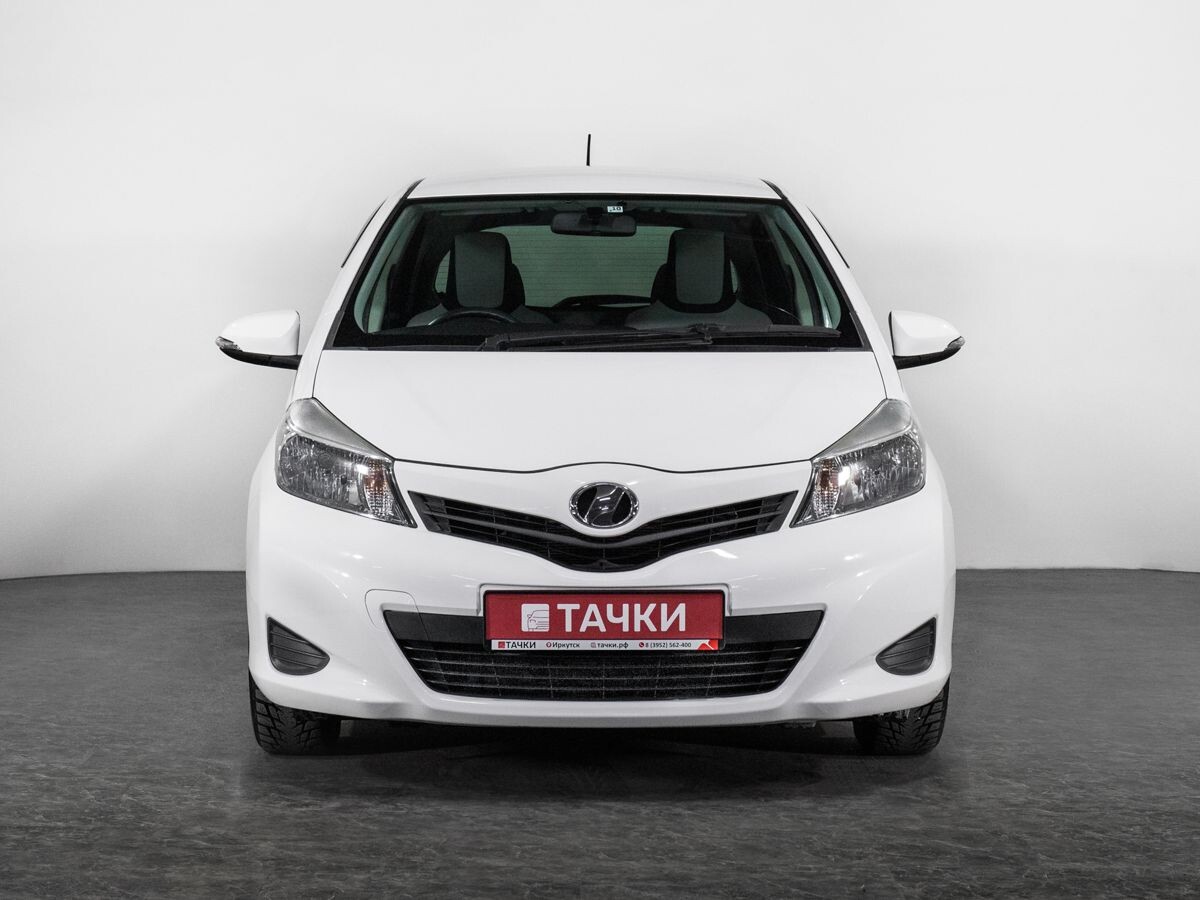 Toyota Vitz 2011 - фото автомобиля