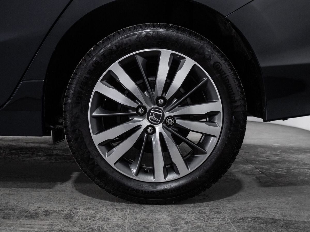 Honda Shuttle 2017 - фото автомобиля