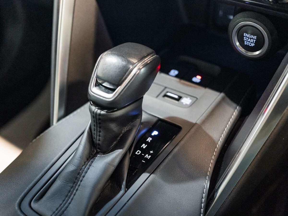 Toyota Harrier 2021 - фото автомобиля