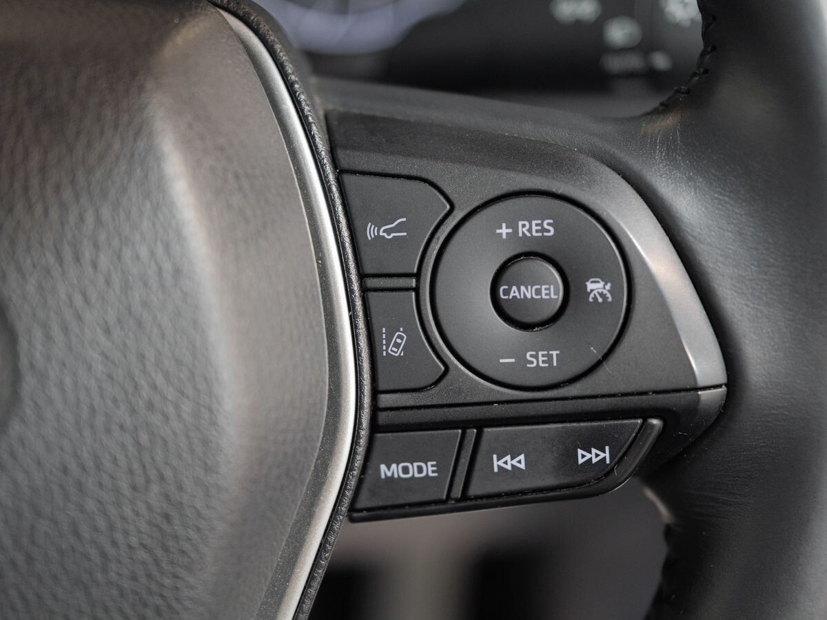 Toyota Harrier 2021 - фото автомобиля