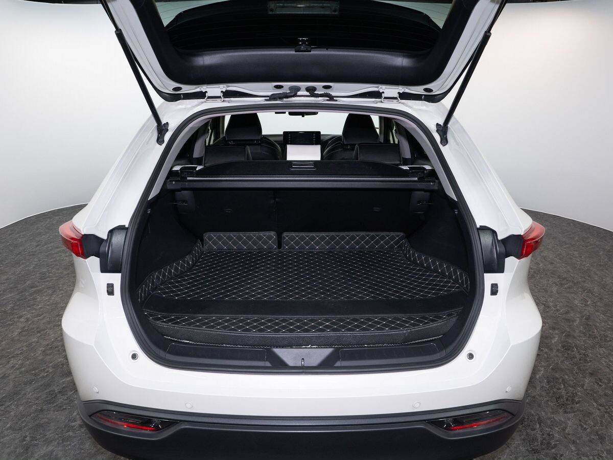 Toyota Harrier 2021 - фото автомобиля