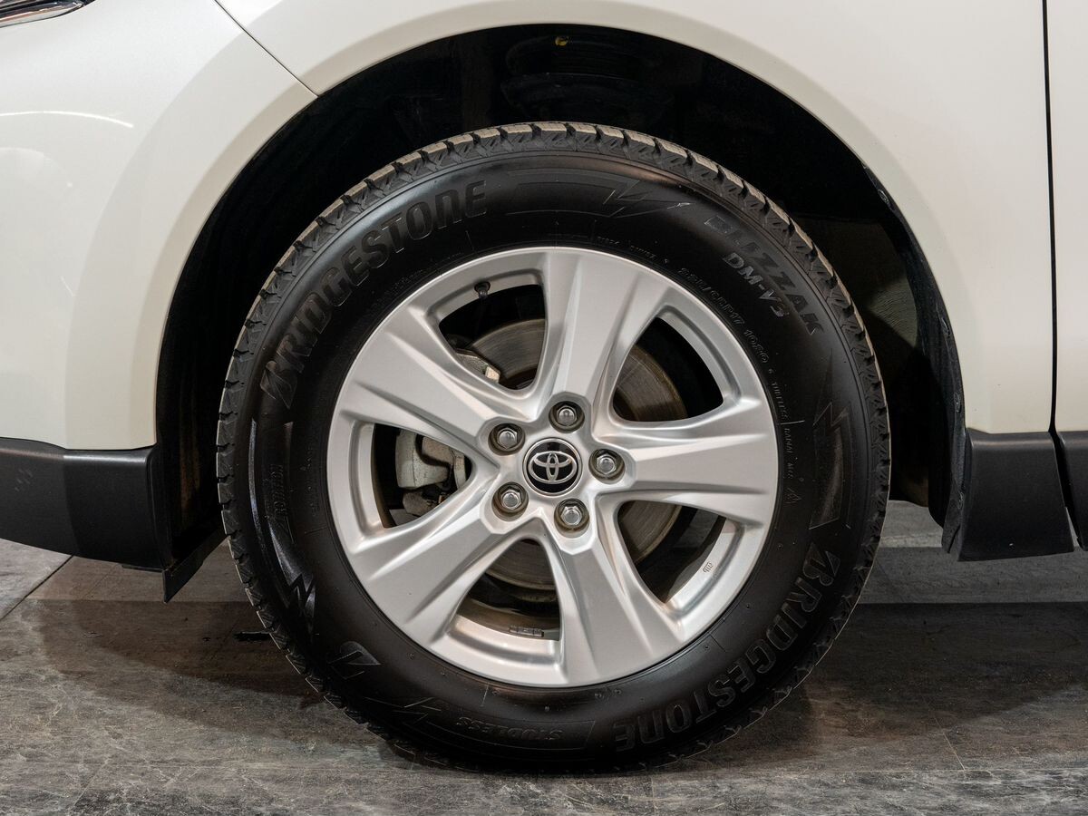 Toyota Harrier 2021 - фото автомобиля