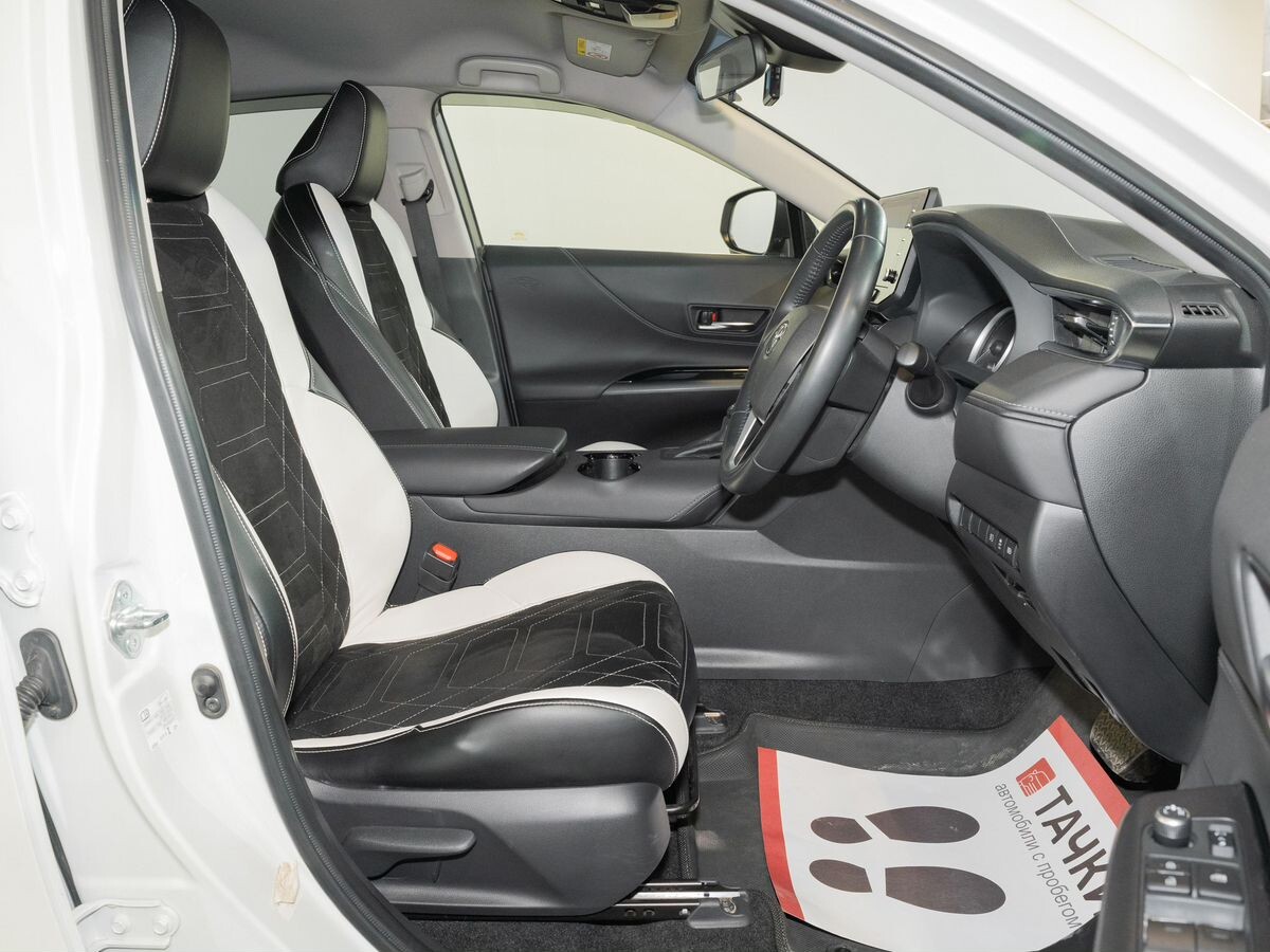 Toyota Harrier 2021 - фото автомобиля