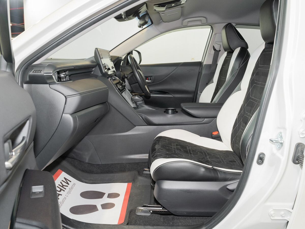 Toyota Harrier 2021 - фото автомобиля