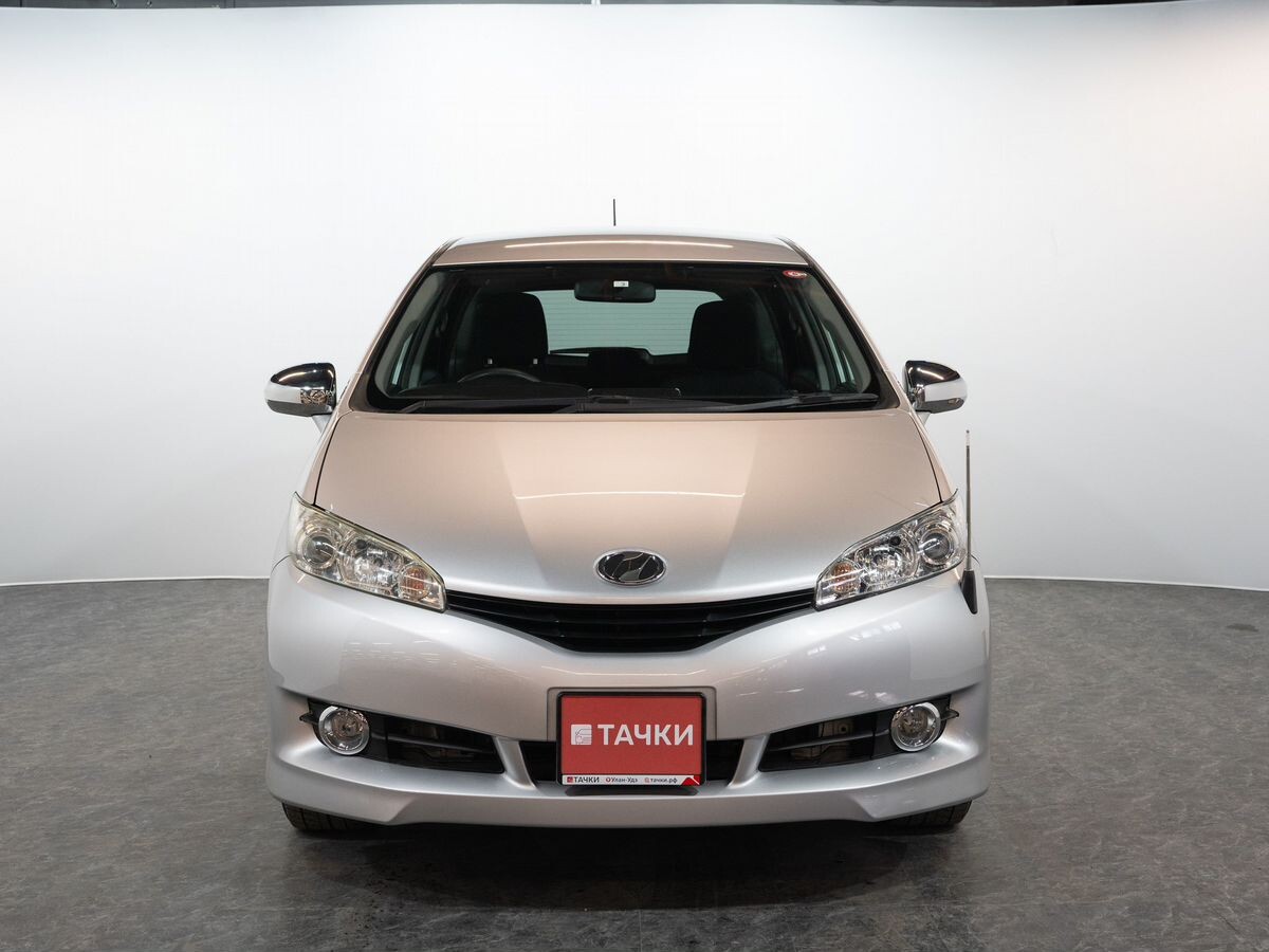 Toyota Wish 2010 - фото автомобиля