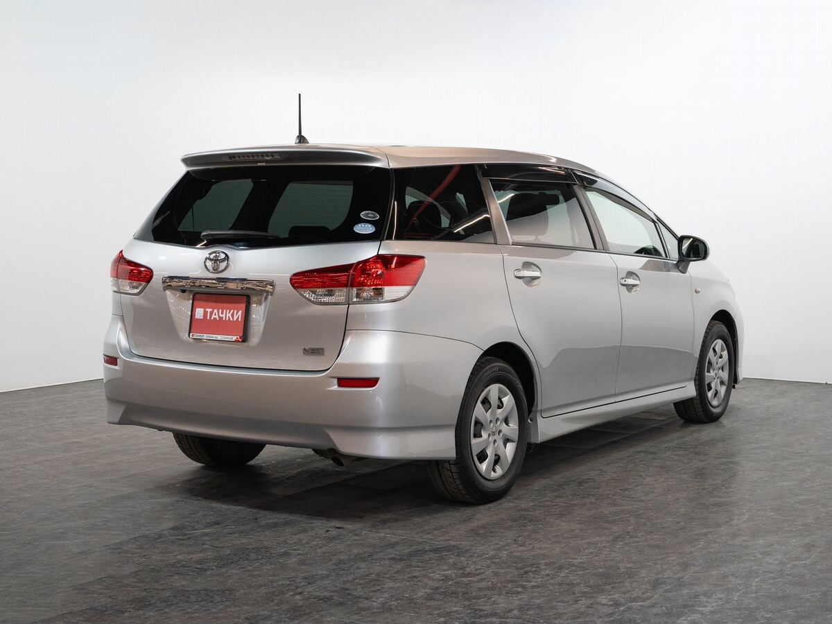 Toyota Wish 2010 - фото автомобиля