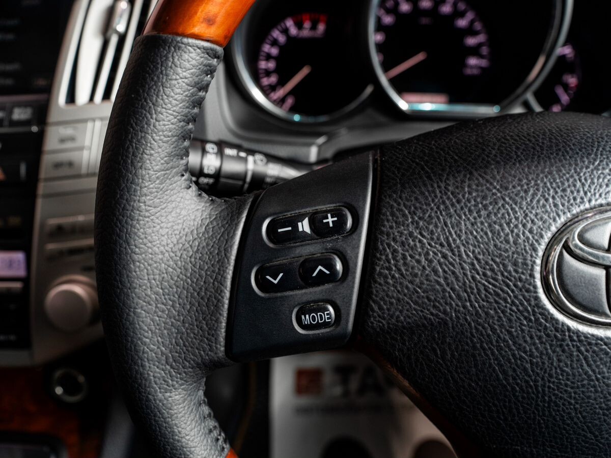 Toyota Harrier 2011 - фото автомобиля