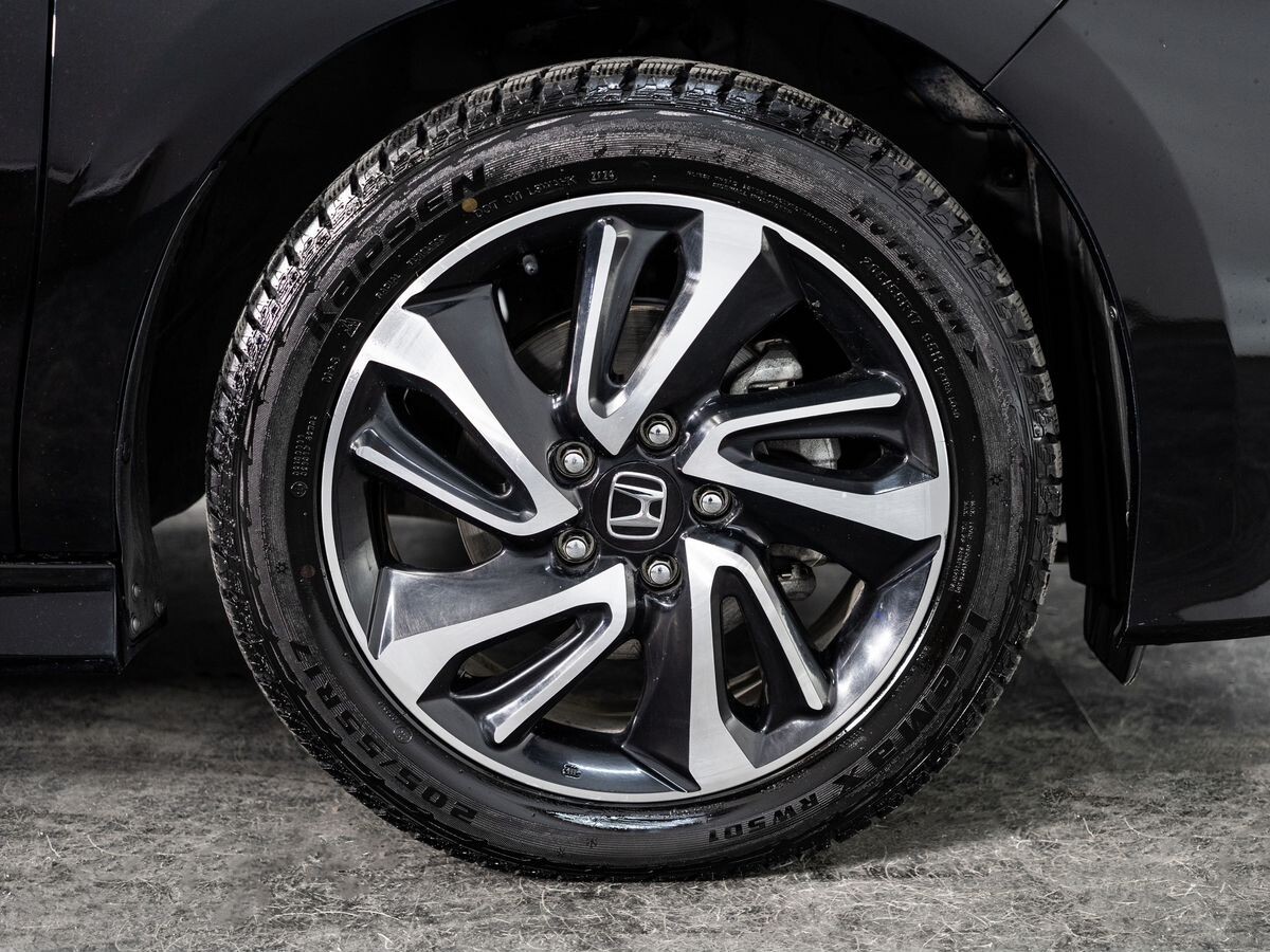 Honda Stepwgn 2015 - фото автомобиля