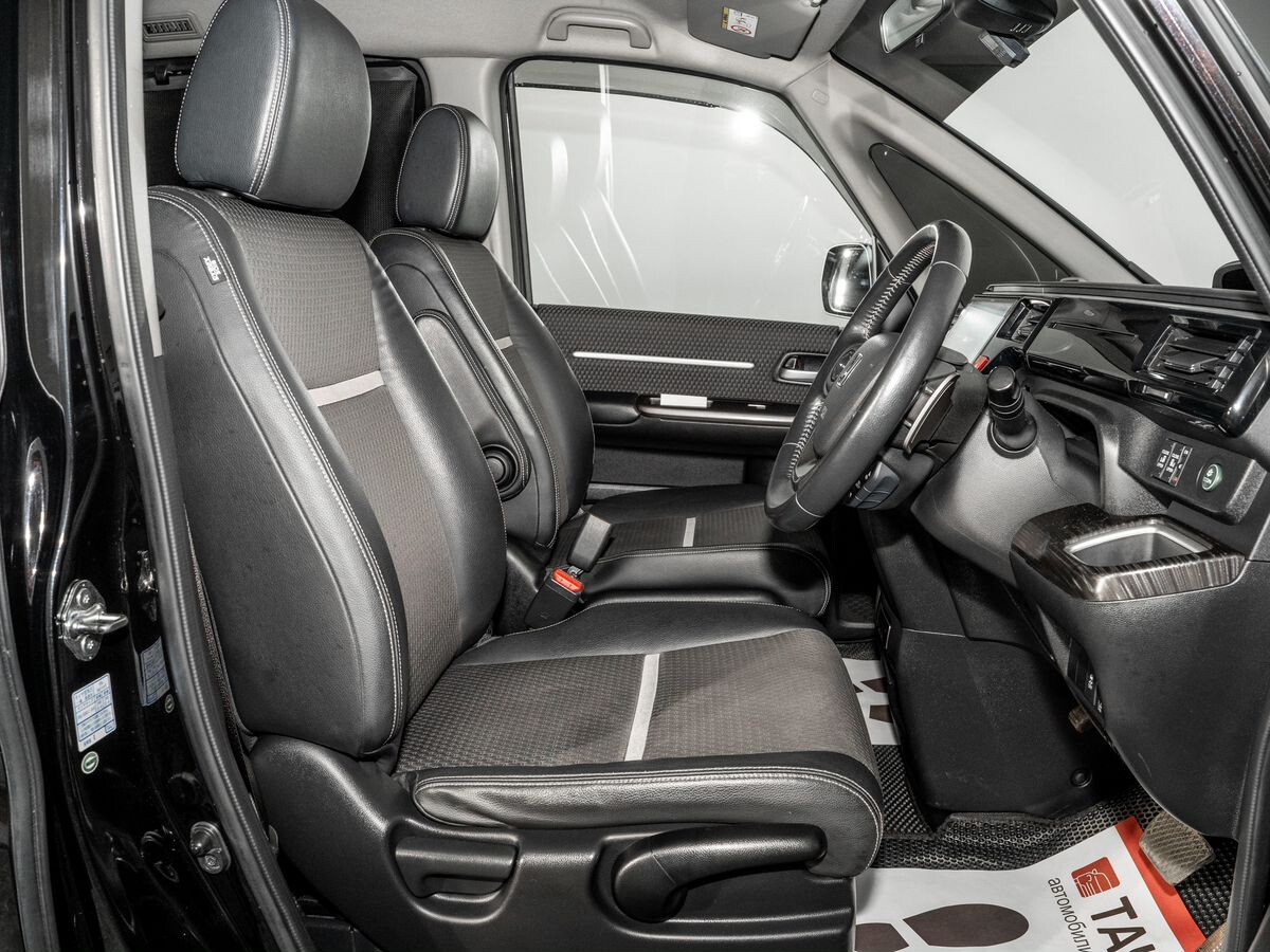 Honda Stepwgn 2015 - фото автомобиля