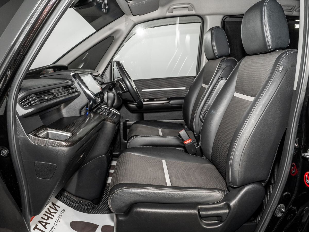 Honda Stepwgn 2015 - фото автомобиля