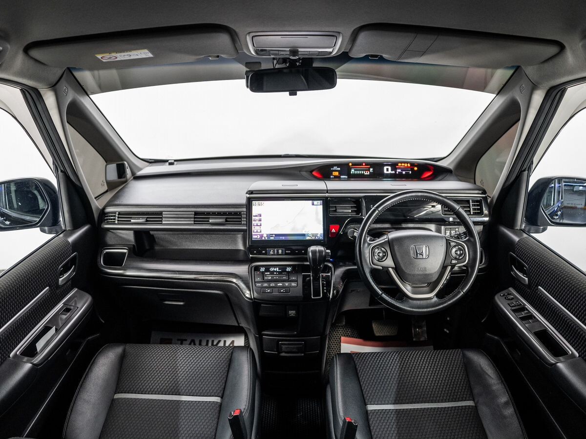 Honda Stepwgn 2015 - фото автомобиля