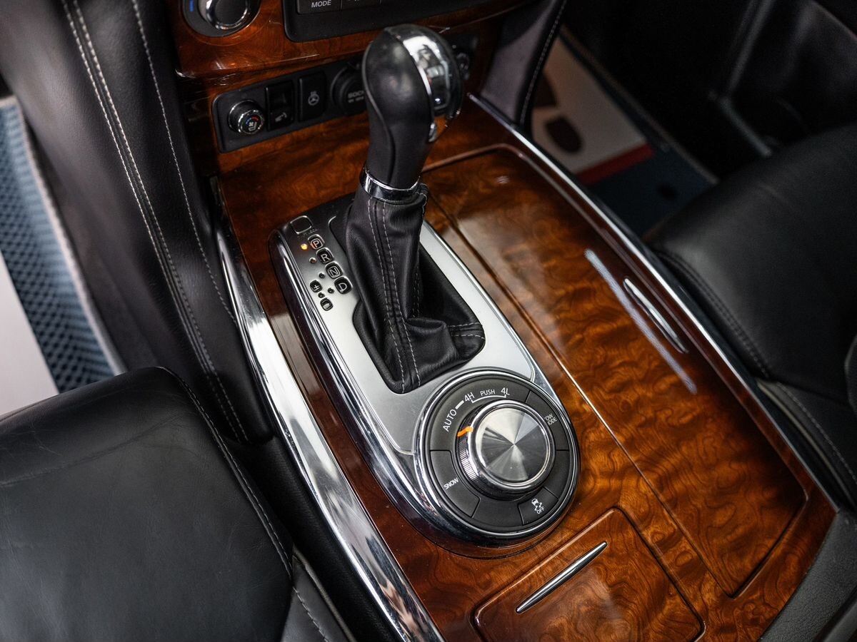 Infiniti QX80 2015 - фото автомобиля