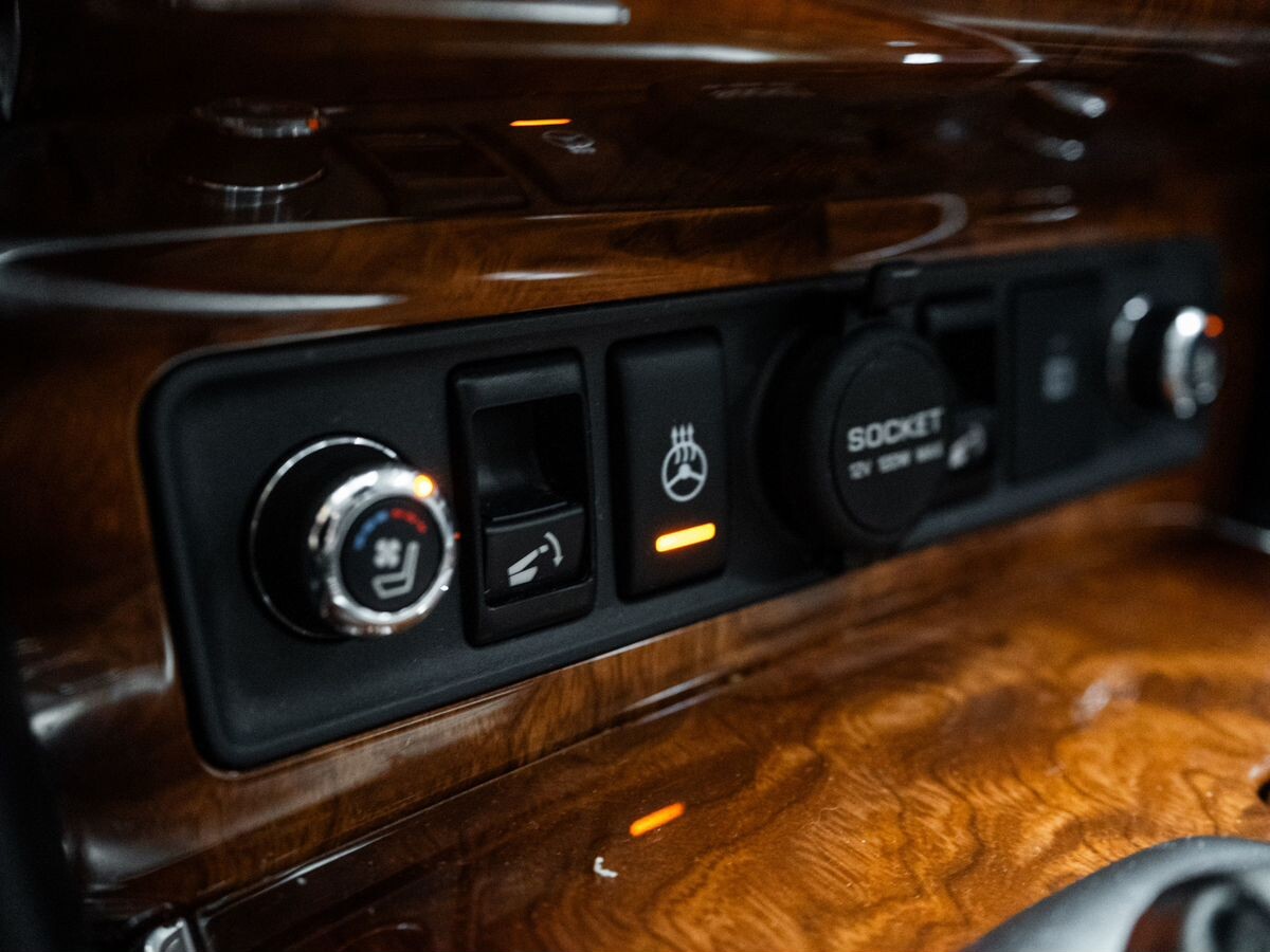 Infiniti QX80 2015 - фото автомобиля