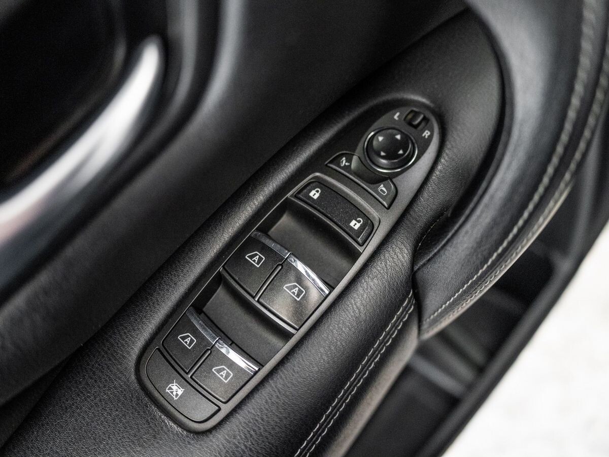 Infiniti QX80 2015 - фото автомобиля