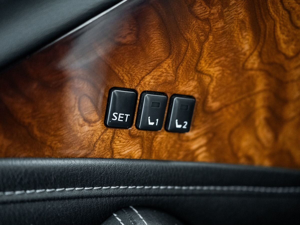 Infiniti QX80 2015 - фото автомобиля