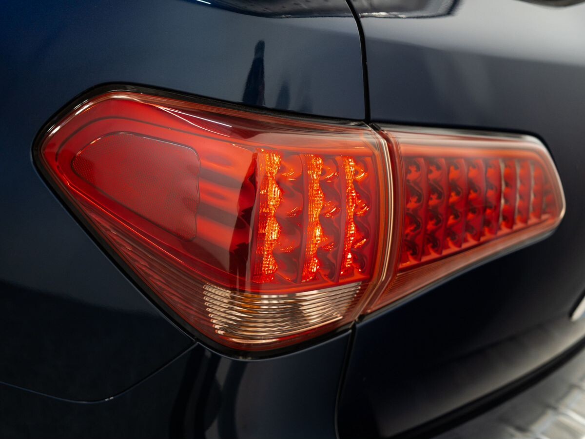 Infiniti QX80 2015 - фото автомобиля