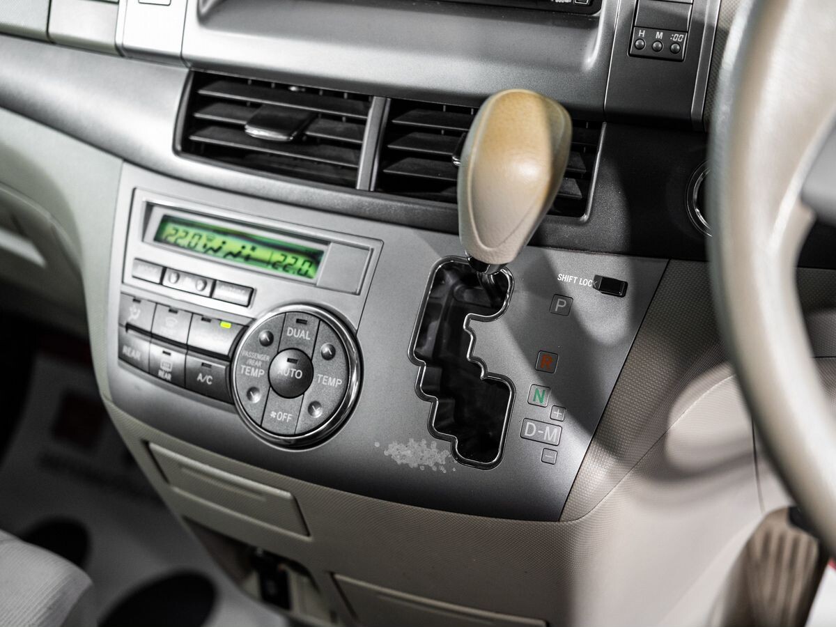 Toyota Estima 2008 - фото автомобиля