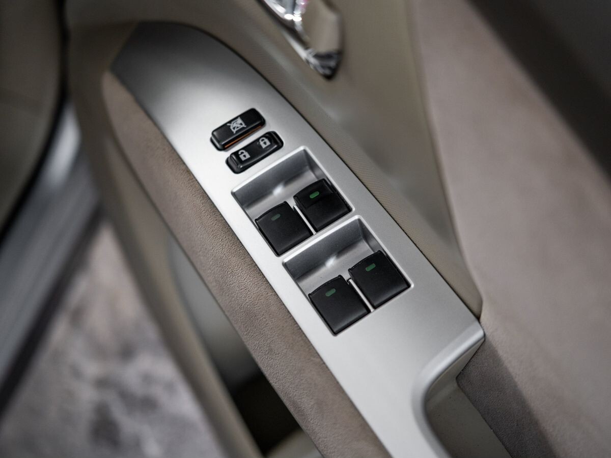 Toyota Estima 2008 - фото автомобиля