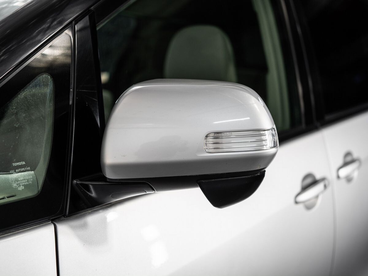 Toyota Estima 2008 - фото автомобиля