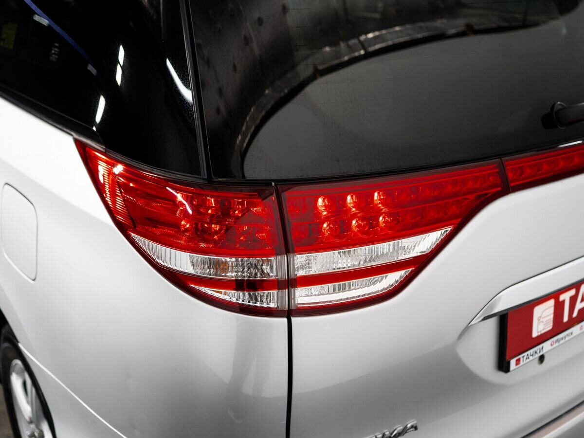 Toyota Estima 2008 - фото автомобиля