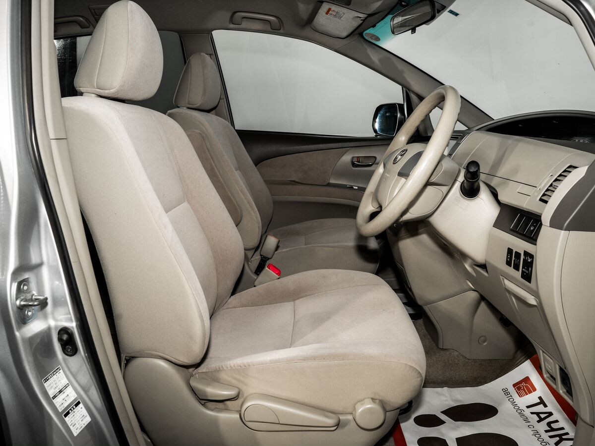 Toyota Estima 2008 - фото автомобиля
