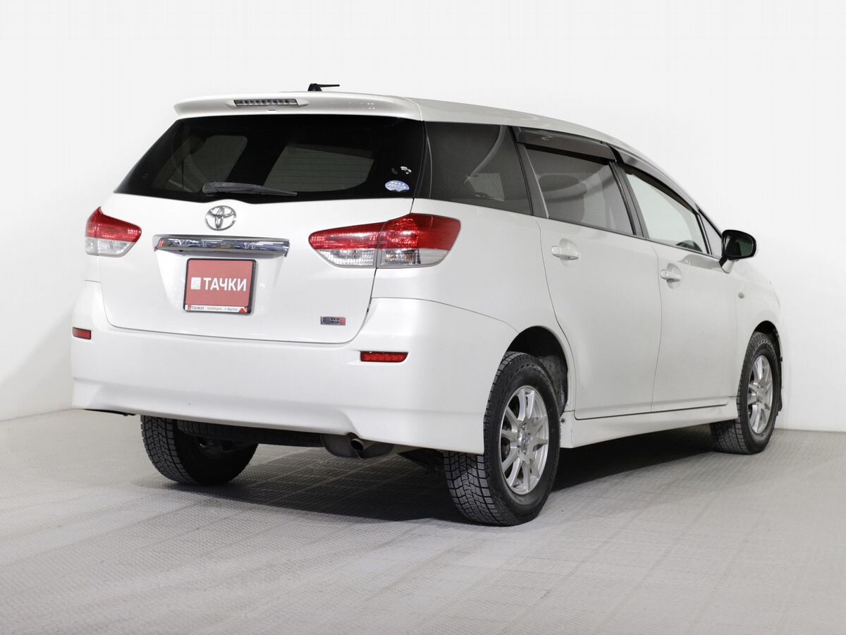 Toyota Wish 2011 - фото автомобиля
