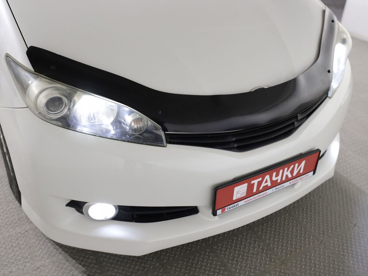 Toyota Wish 2011 - фото автомобиля