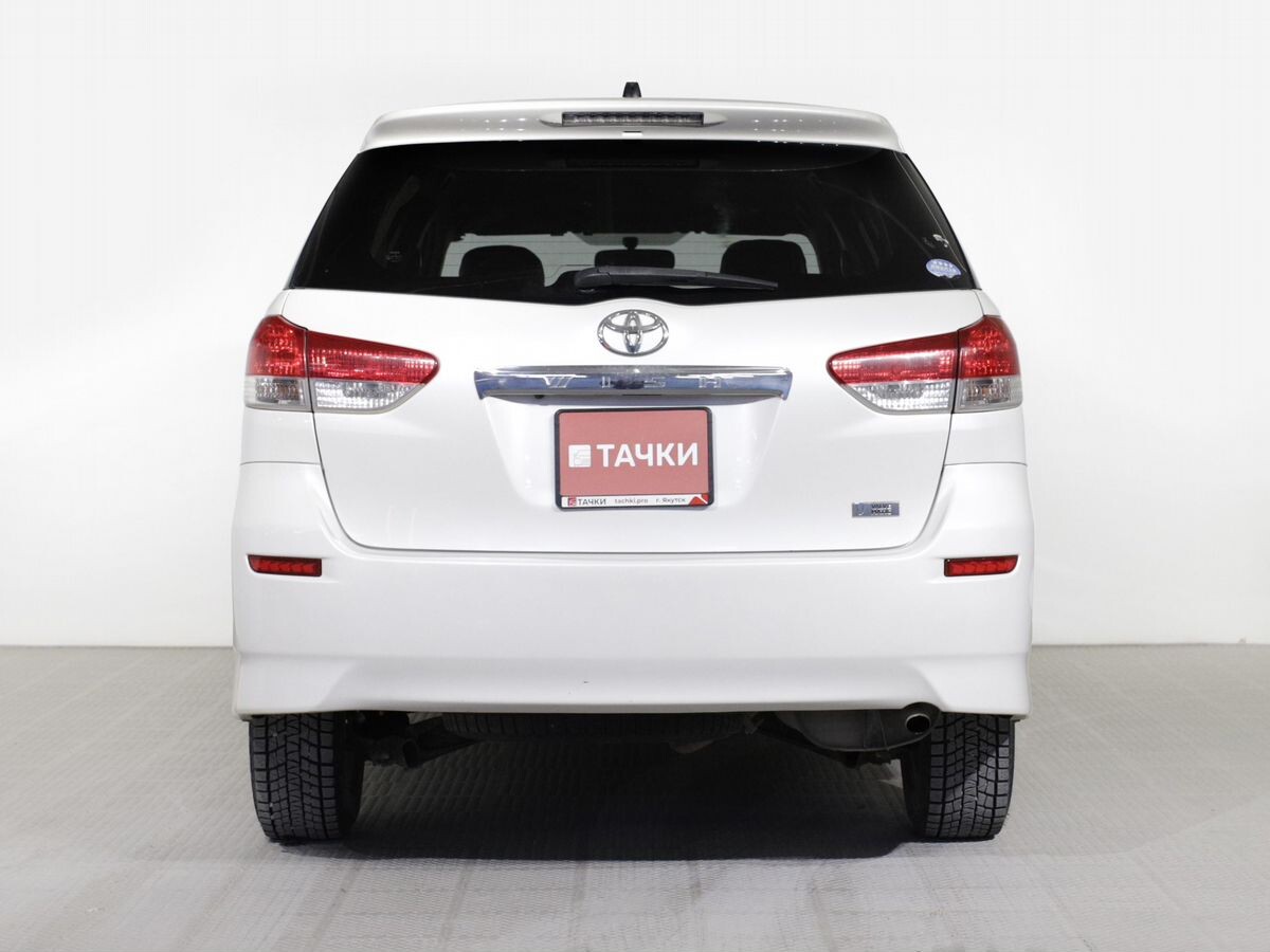 Toyota Wish 2011 - фото автомобиля