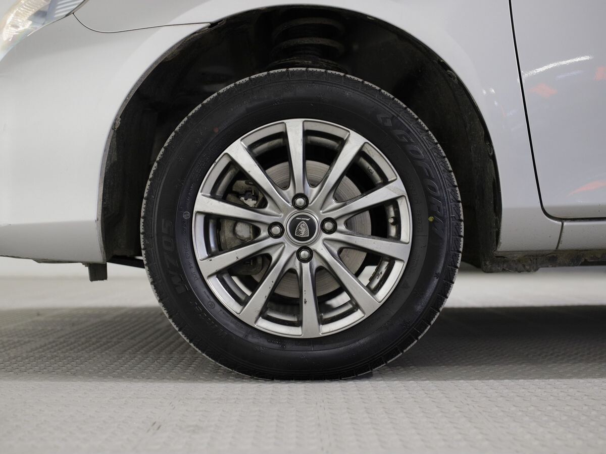 Toyota Corolla Fielder 2011 - фото автомобиля