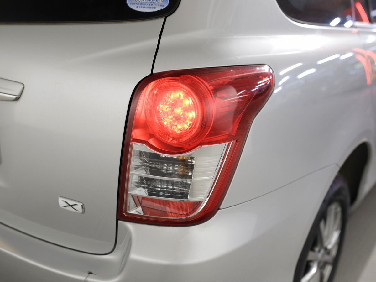 Toyota Corolla Fielder 2011 - фото автомобиля