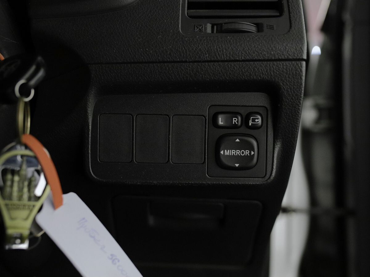 Toyota Corolla Fielder 2011 - фото автомобиля