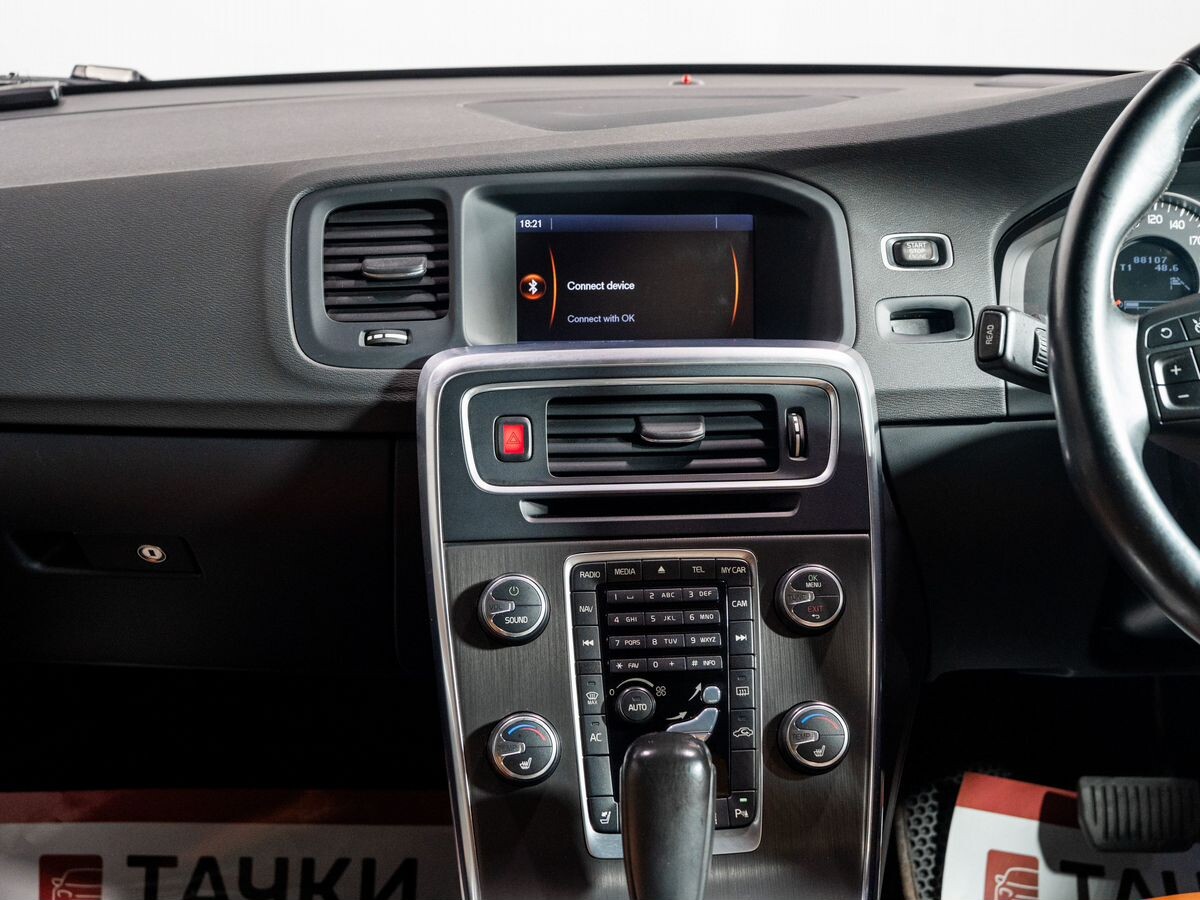 Volvo V60 2011 - фото автомобиля